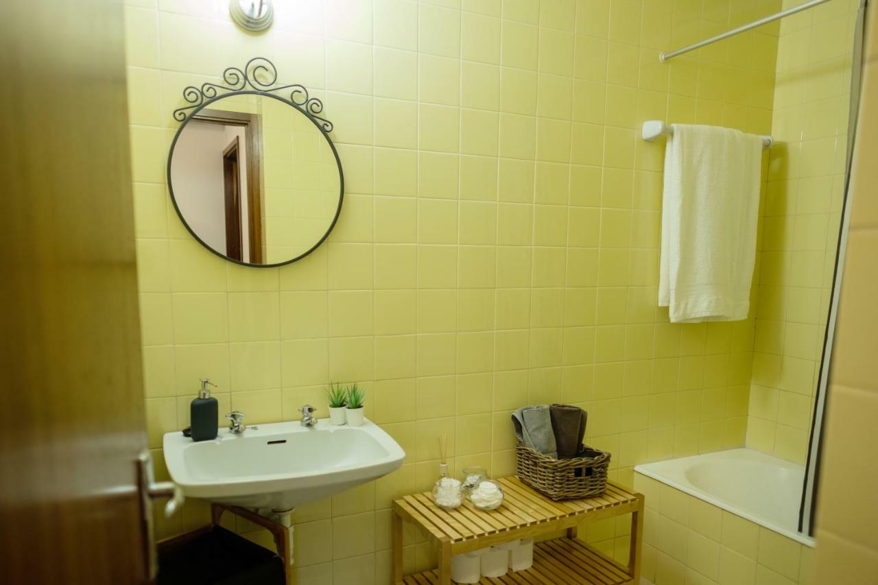 Cozy 3 Room Apartment In Penafiel Centre エクステリア 写真